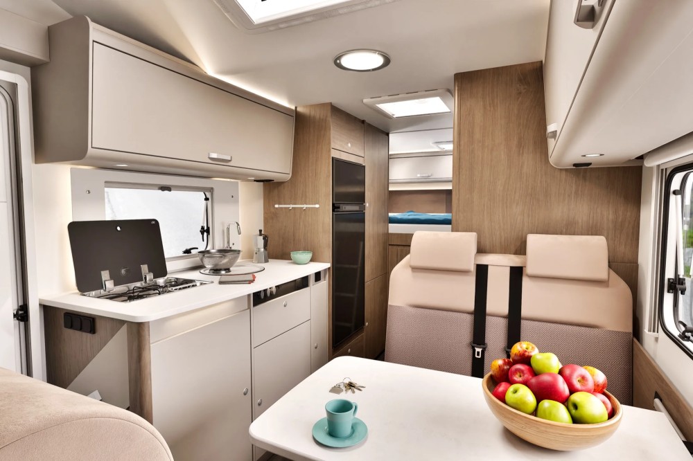 5 Berth Motorhome - image 7