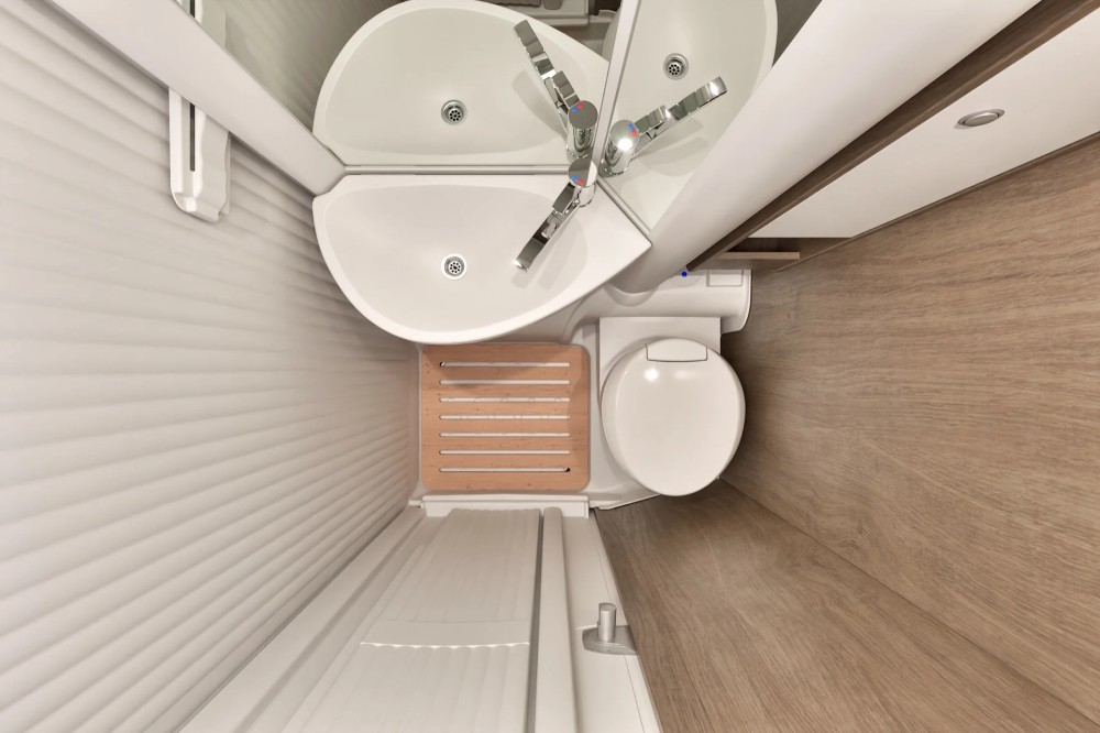 2 Berth Motorhome - image 14