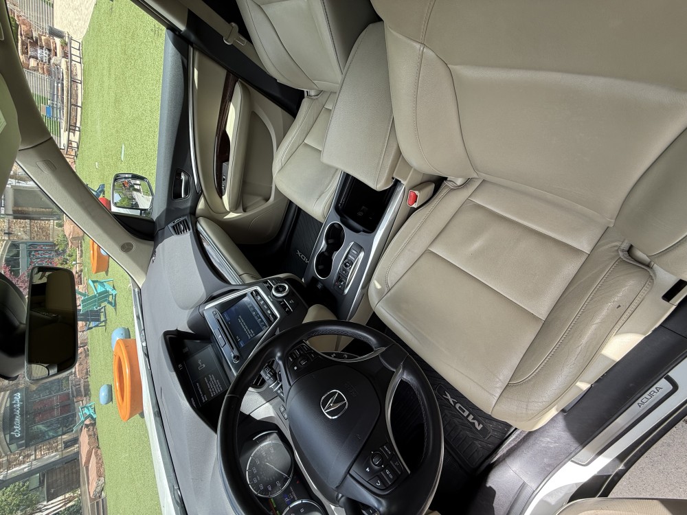 Acura MDX - image 10