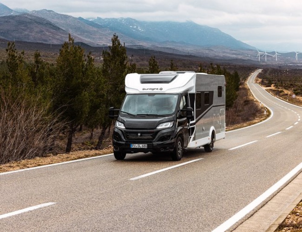 Semi-Integrated (2 Berth) - image 2