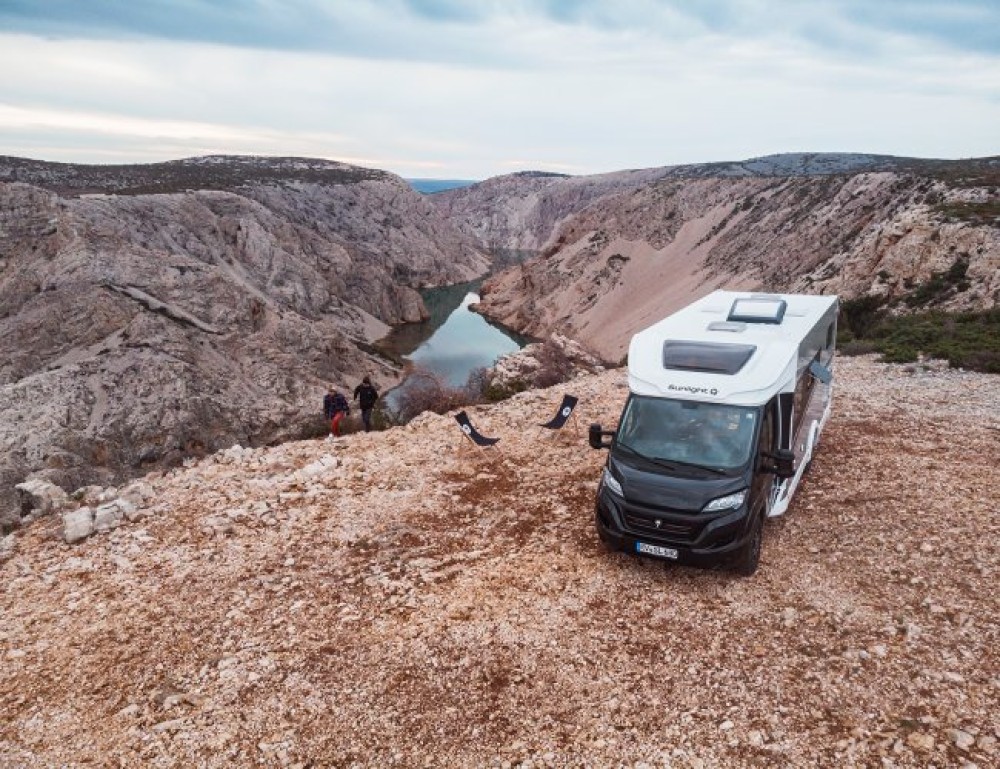 Semi-Integrated (2 Berth) - image 4