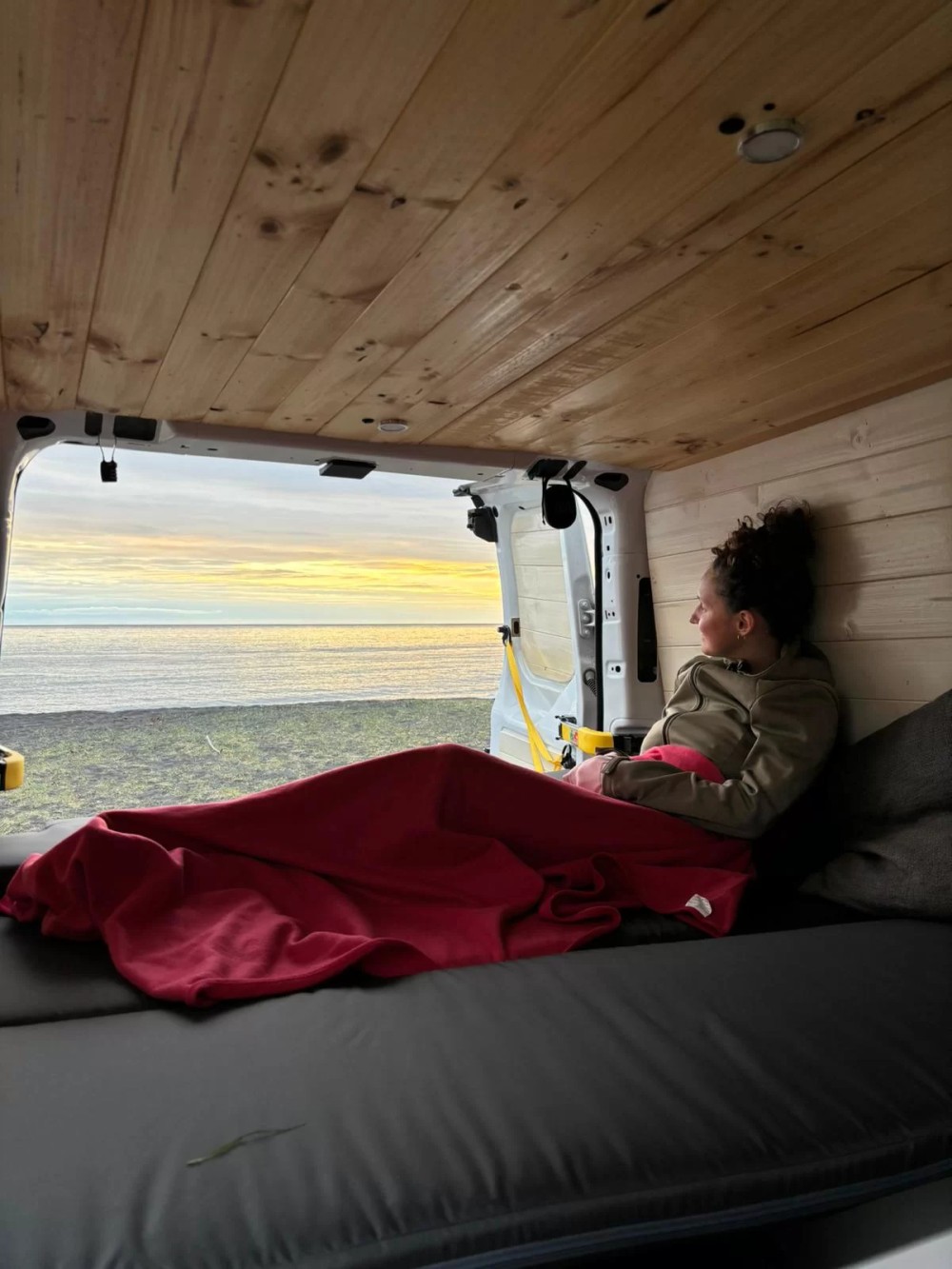 3 Person Campervan - image 7