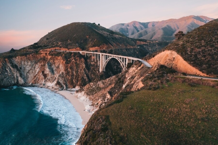 Whether youโre chasing sunsets along the Pacific Coast or weaving through the Rocky Mountains, the US offers some of the most breathtaking & iconic road trips.