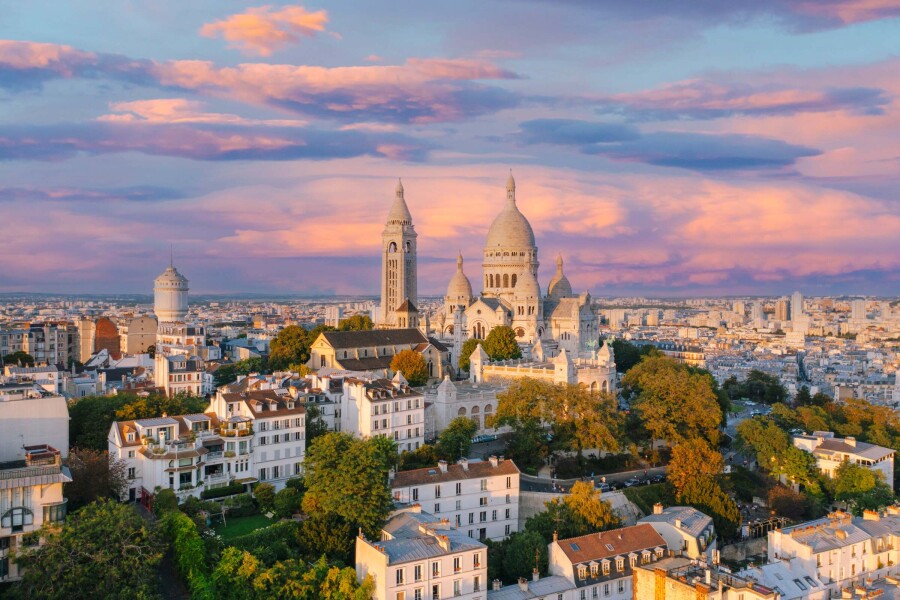 Driving from Florence to Paris is the ultimate European adventure — filled with Renaissance cities, sparkling coastlines, and romantic countryside.